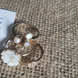 Vivi gold plumeria ring set